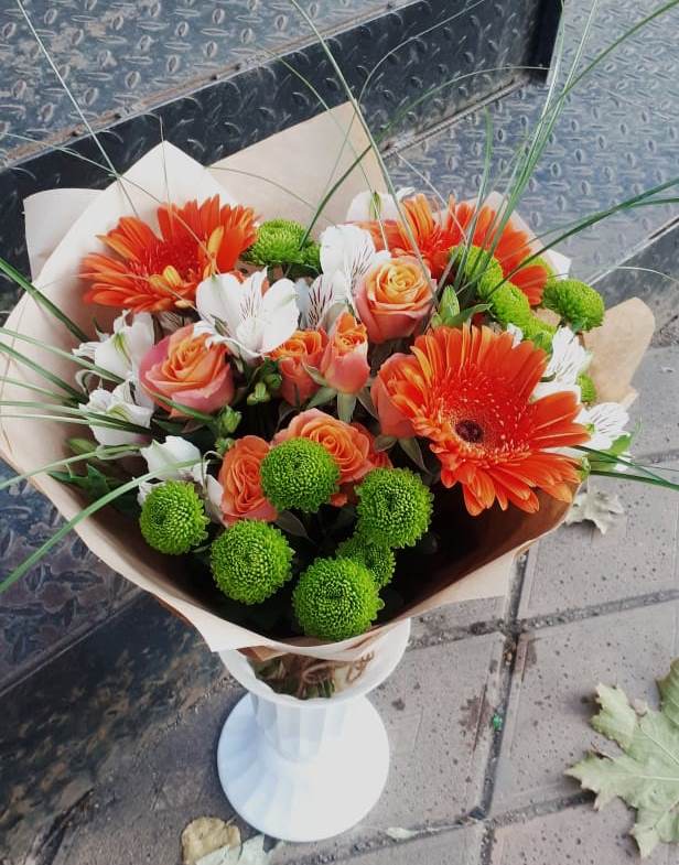 Букет цветов из: Герберы, Хризантемы, Альстромерии и Розы в Марьянской