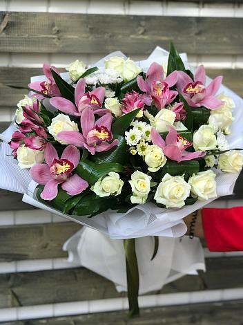 Букет цветов из: Розы и Хризантемы в Марьянской