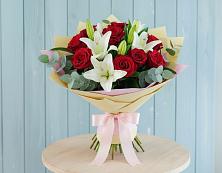 Букет цветов из:  Лилии и Розы в Марьянской