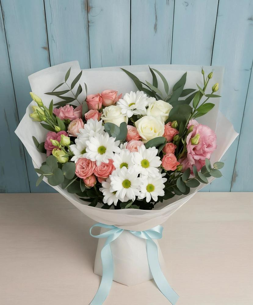 Букет цветов из: Розы, Лизиантусы и Хризантемы в Марьянской