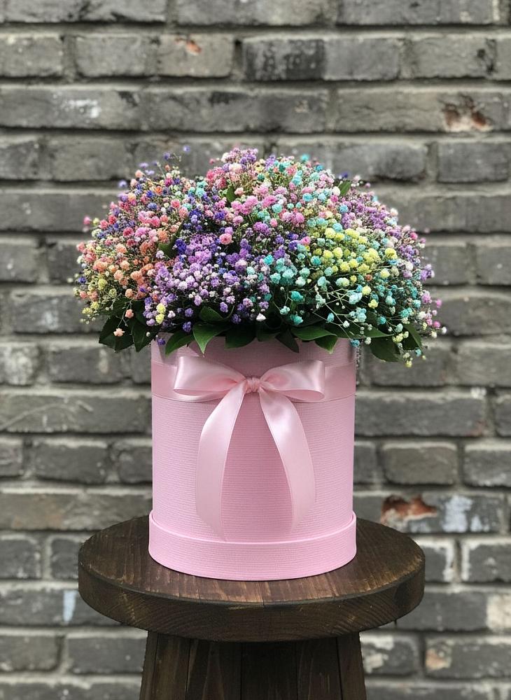 Цветочная композиция из Гипсофила и Розы в шляпной коробке в Марьянской