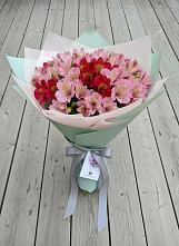 Букет цветов из:  Альстромерии #REPLACE_PRED# Марьянской