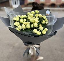 Букет Белые кустовые розы Солинеро в Марьянской