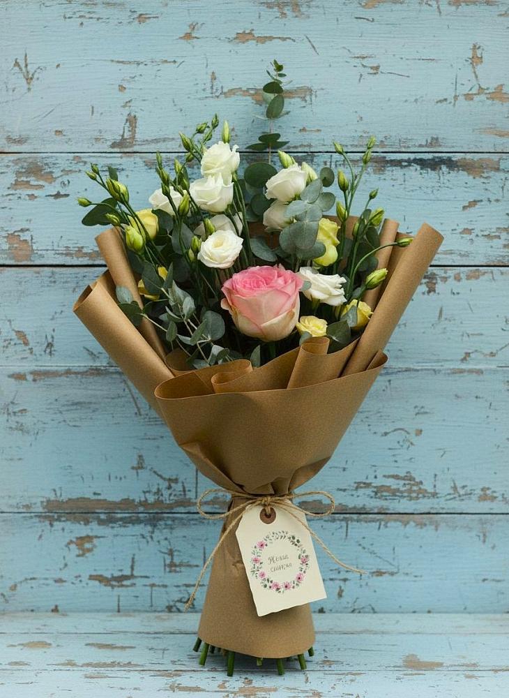 Букет цветов из: Розы и Лизиантусы в Марьянской