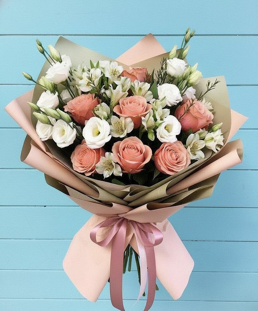 Букет цветов из: Розы, Альстромерии и Лизиантусы в Марьянской
