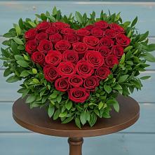 Цветочная композиция из Розы в виде сердца в Марьянской