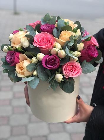 Цветочная композиция из Розы в шляпной коробке в Марьянской