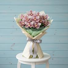 Букет цветов из:  Орхидеи и Розы в Марьянской