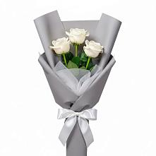 Букет 3 белые розы в Марьянской