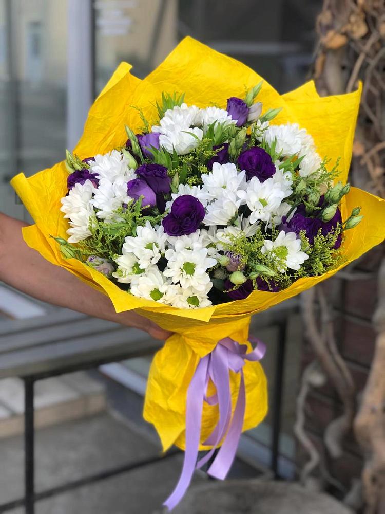 Букет цветов из: Ирисы, Хризантемы и Ромашки в Марьянской