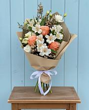 Букет цветов из:  Альстромерии, Лизиантусы, Розы и Хризантемы #REPLACE_PRED# Марьянской