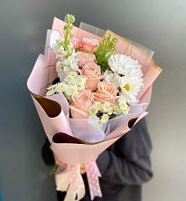 Букет цветов из:  Хризантемы и Розы в Марьянской