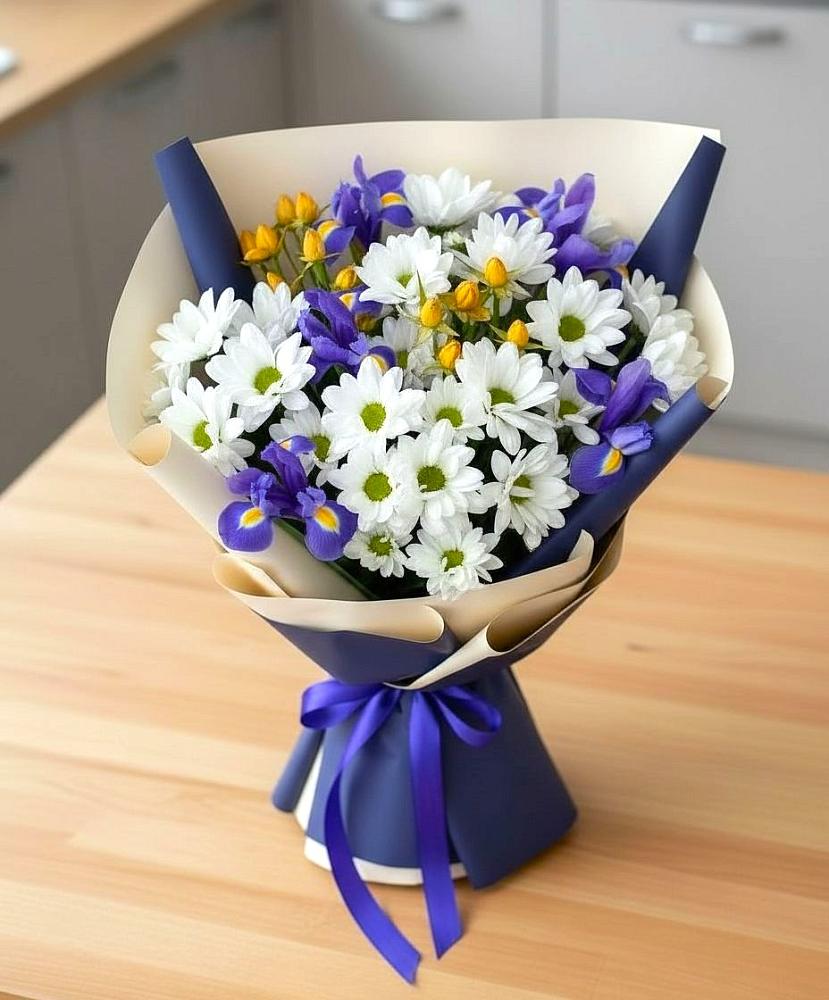 Букет цветов из: Розы, Ирисы и Хризантемы в Марьянской