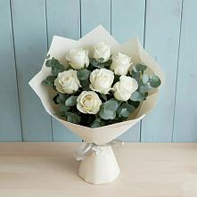 Букет Белые розы в Эвкалипте в Марьянской