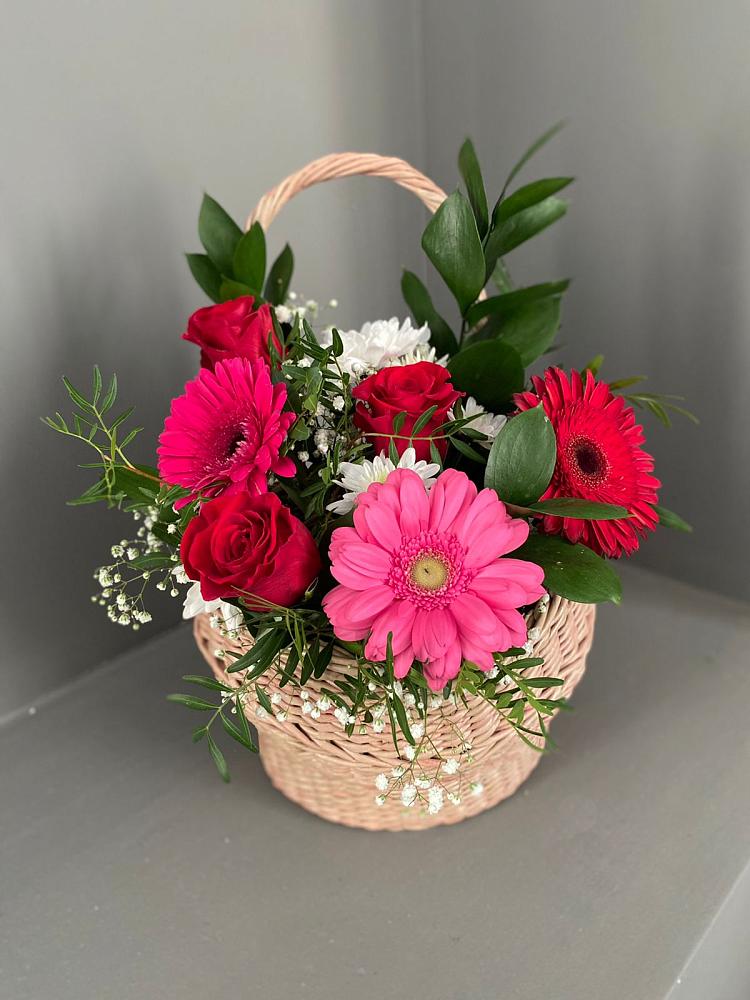 Цветочная композиция из Розы, Хризантемы и Герберы в корзине в Марьянской