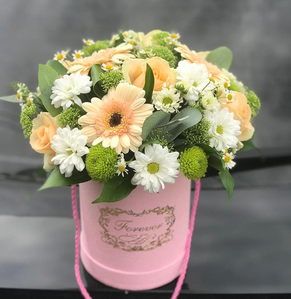 Цветочная композиция из Розы, Герберы и Хризантемы в шляпной коробке в Марьянской