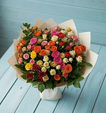 Букет Микс из разноцветных кустовых роз в Марьянской