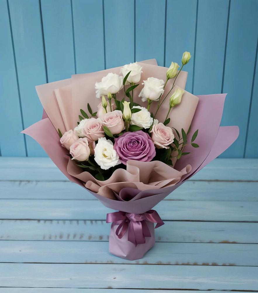 Букет цветов из: Розы и Лизиантусы в Марьянской